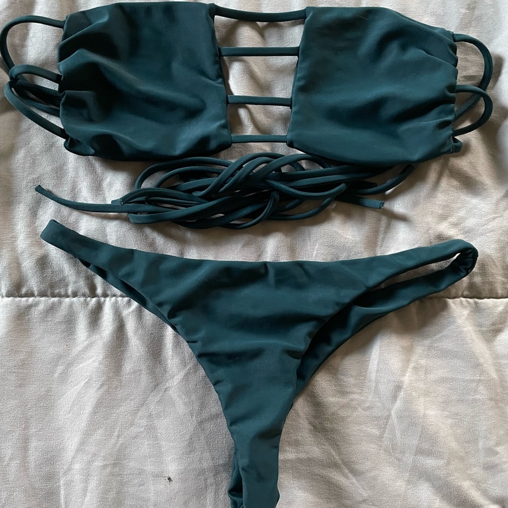 SOLD: Benoa Swimwear set